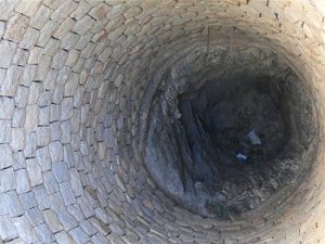 an empty well